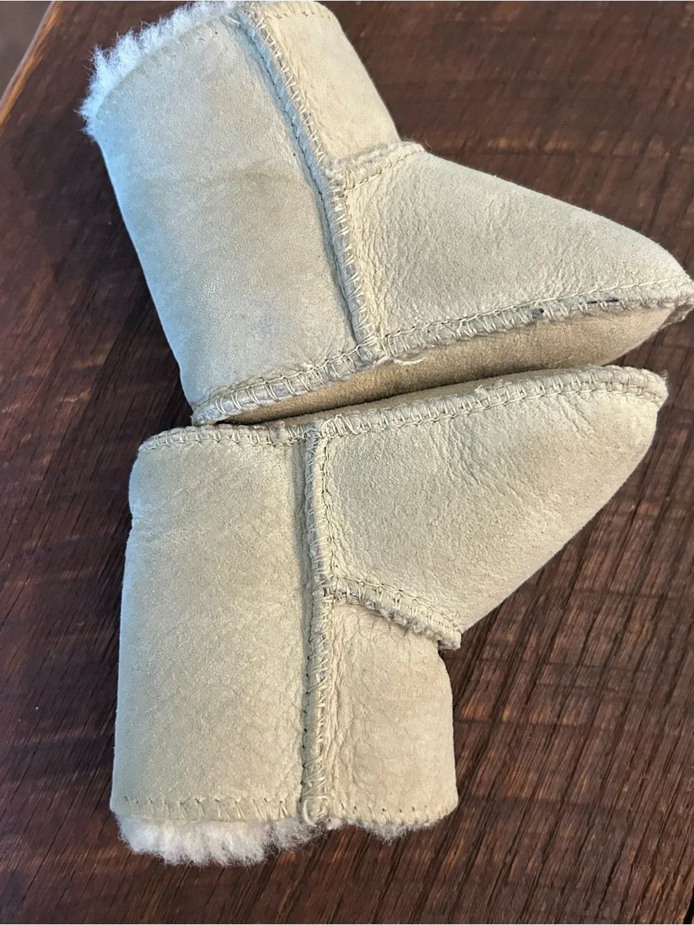 UGG Infant Suede Erin Booties in Cream Shearling Size Small